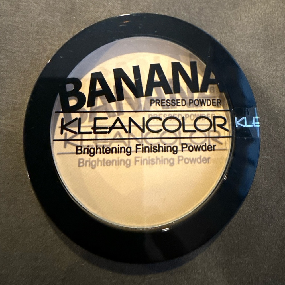 Klean Color NWT Banana Pressed Powder Brightening Finishing Powder, New, Sealed